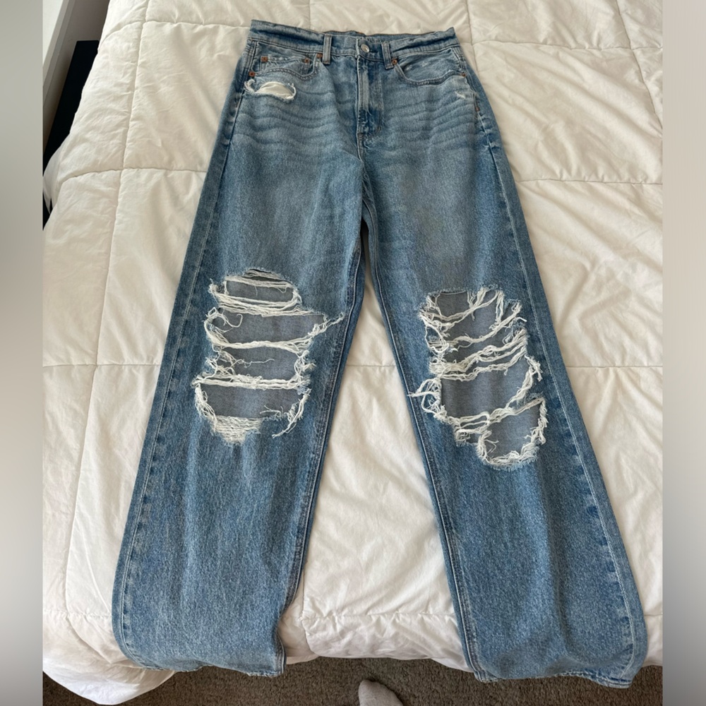 baggy high waist distressed jeans